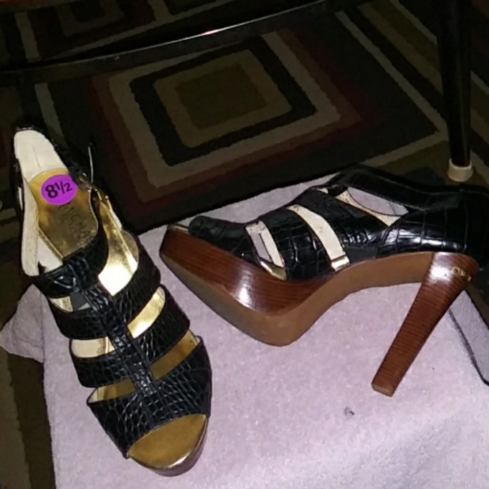 Platform heels - Picture 3 of 3
